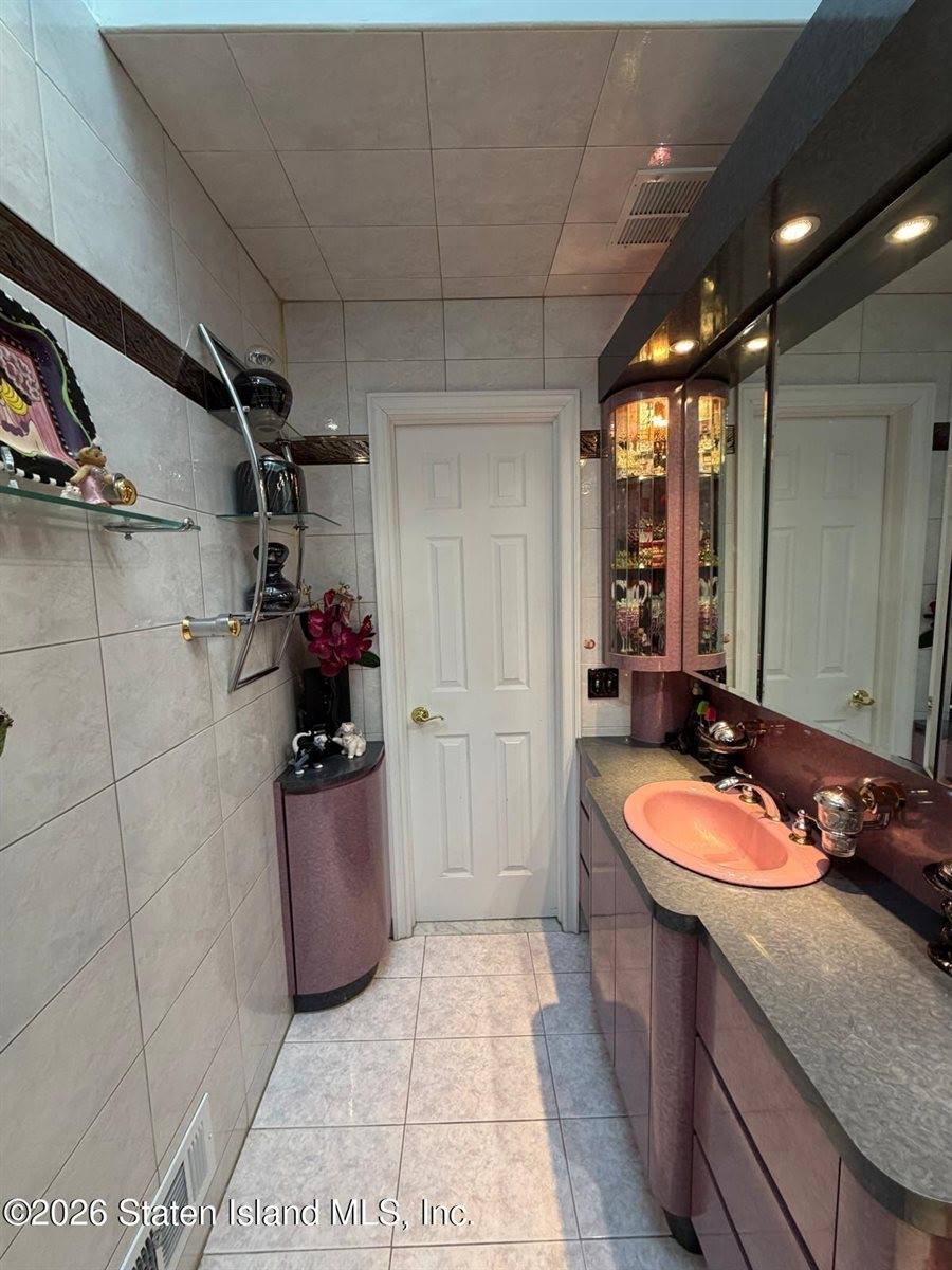 556 Dongan Hills Avenue, #13a, Staten Island, NY 10305