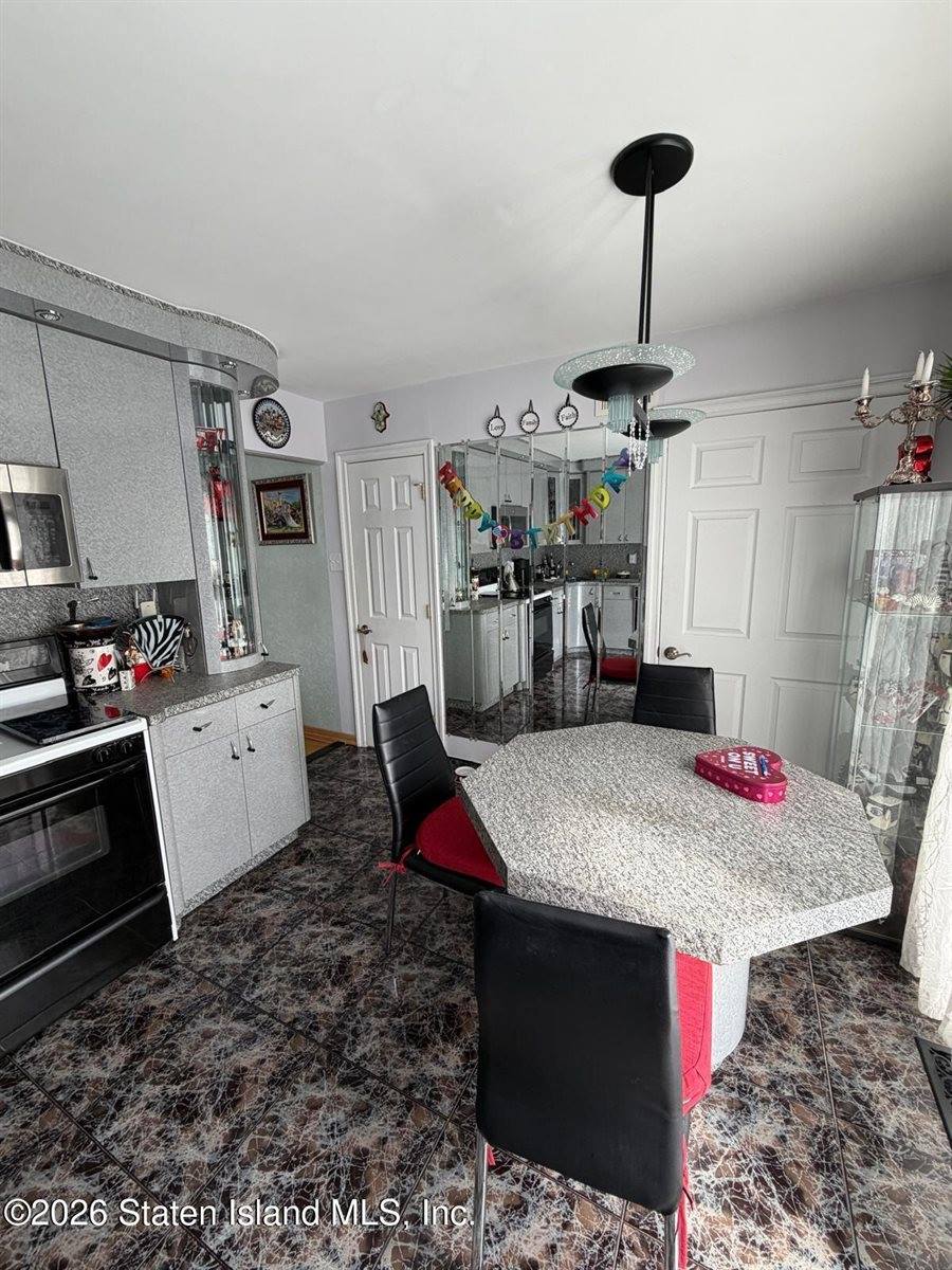 556 Dongan Hills Avenue, #13a, Staten Island, NY 10305