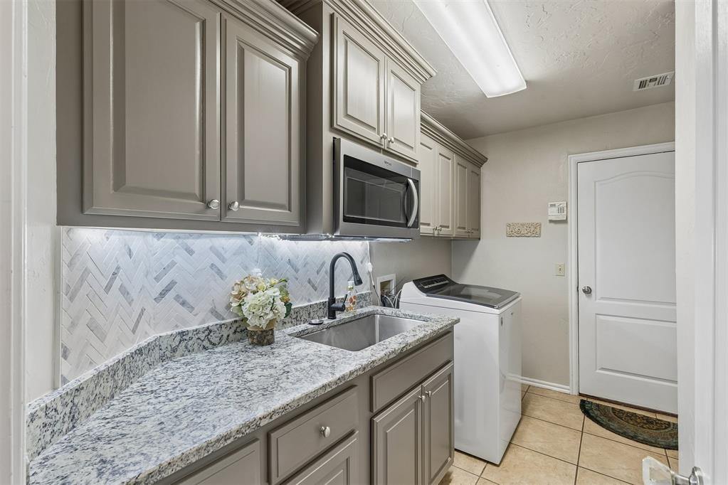 4400 Warrington Way, Norman, OK 73072