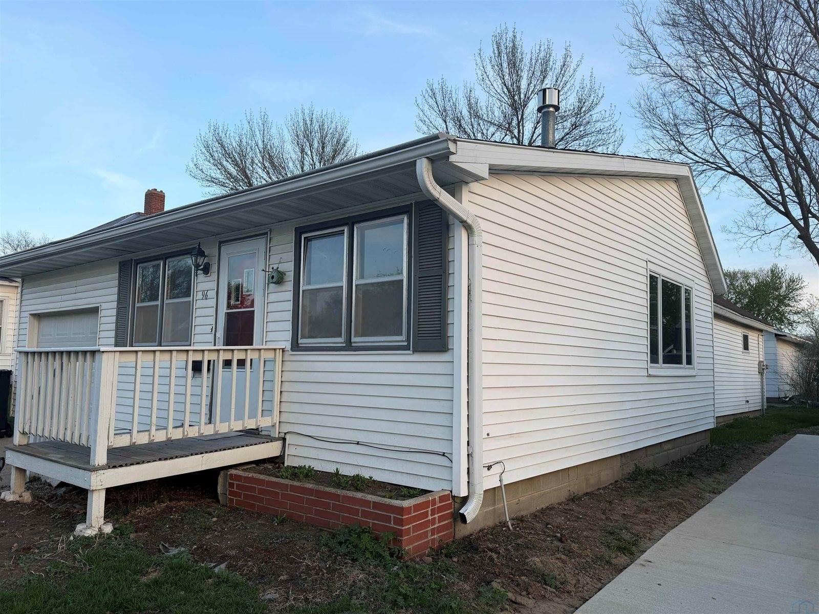 96 Sargent, Akron, IA 51001