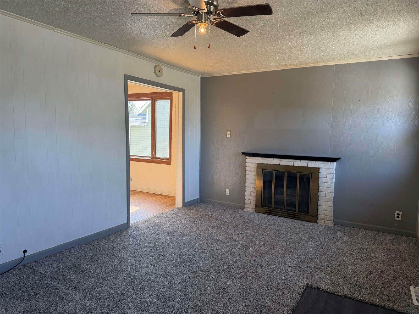 96 Sargent, Akron, IA 51001