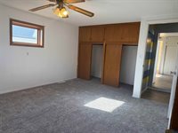 96 Sargent, Akron, IA 51001