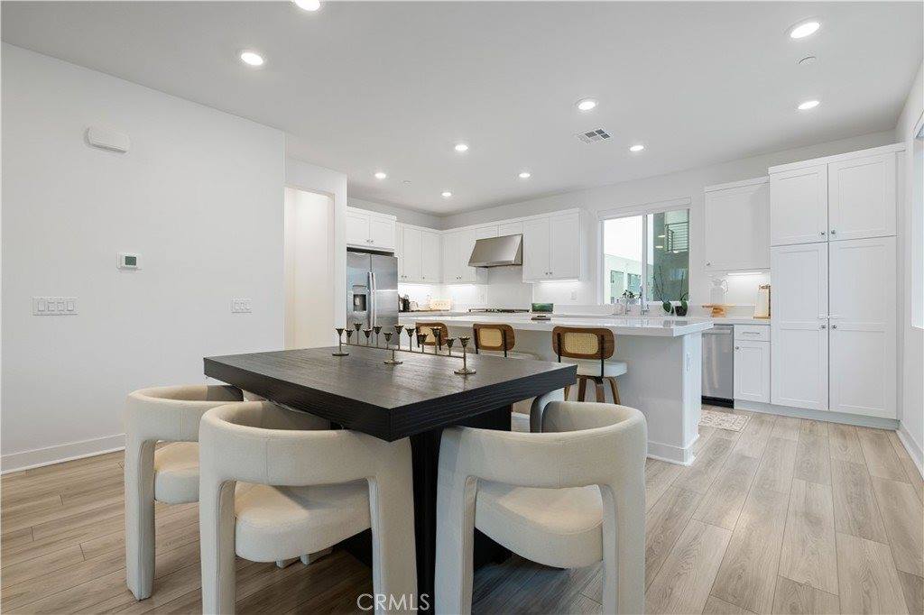 26799 Keystone Loop, Valencia, CA 91381