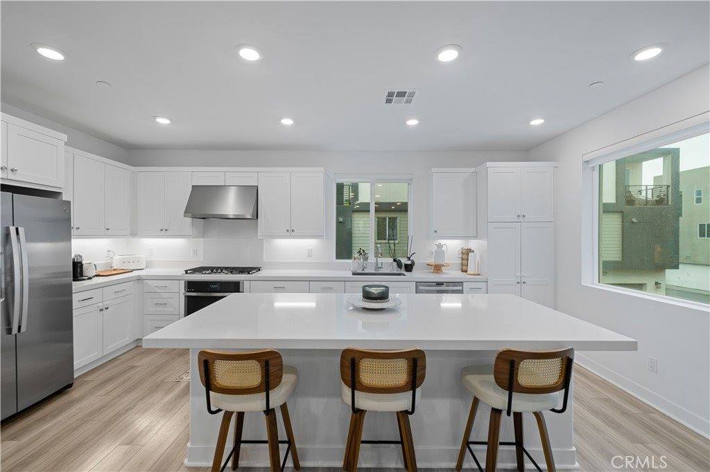 26799 Keystone Loop, Valencia, CA 91381