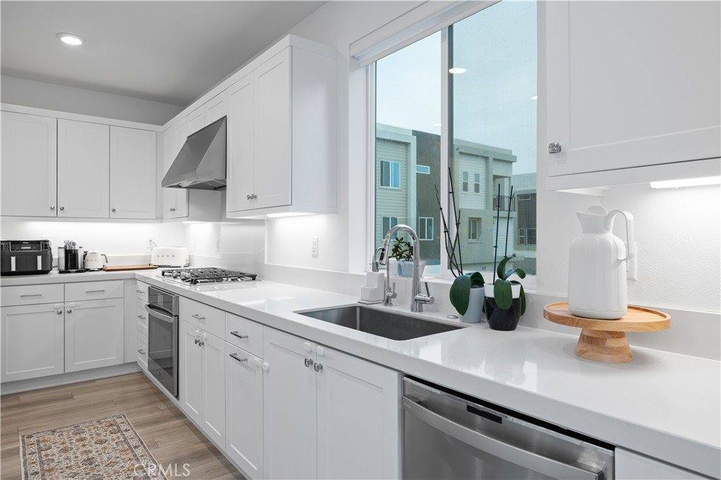 26799 Keystone Loop, Valencia, CA 91381