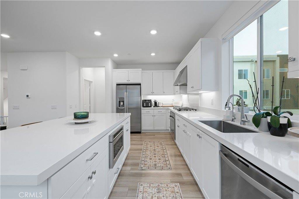 26799 Keystone Loop, Valencia, CA 91381