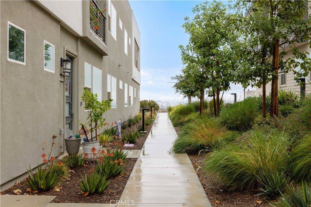 26799 Keystone Loop, Valencia, CA 91381