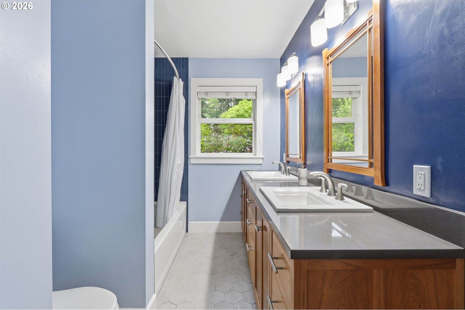 3015 SW Westwood Dr, Portland, OR 97225