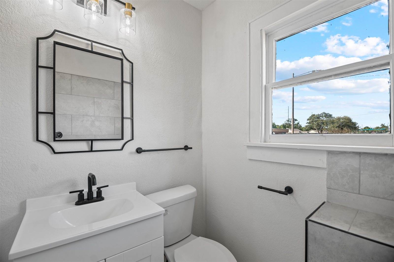 1344 North Kansas Ave, Wichita, KS 67214