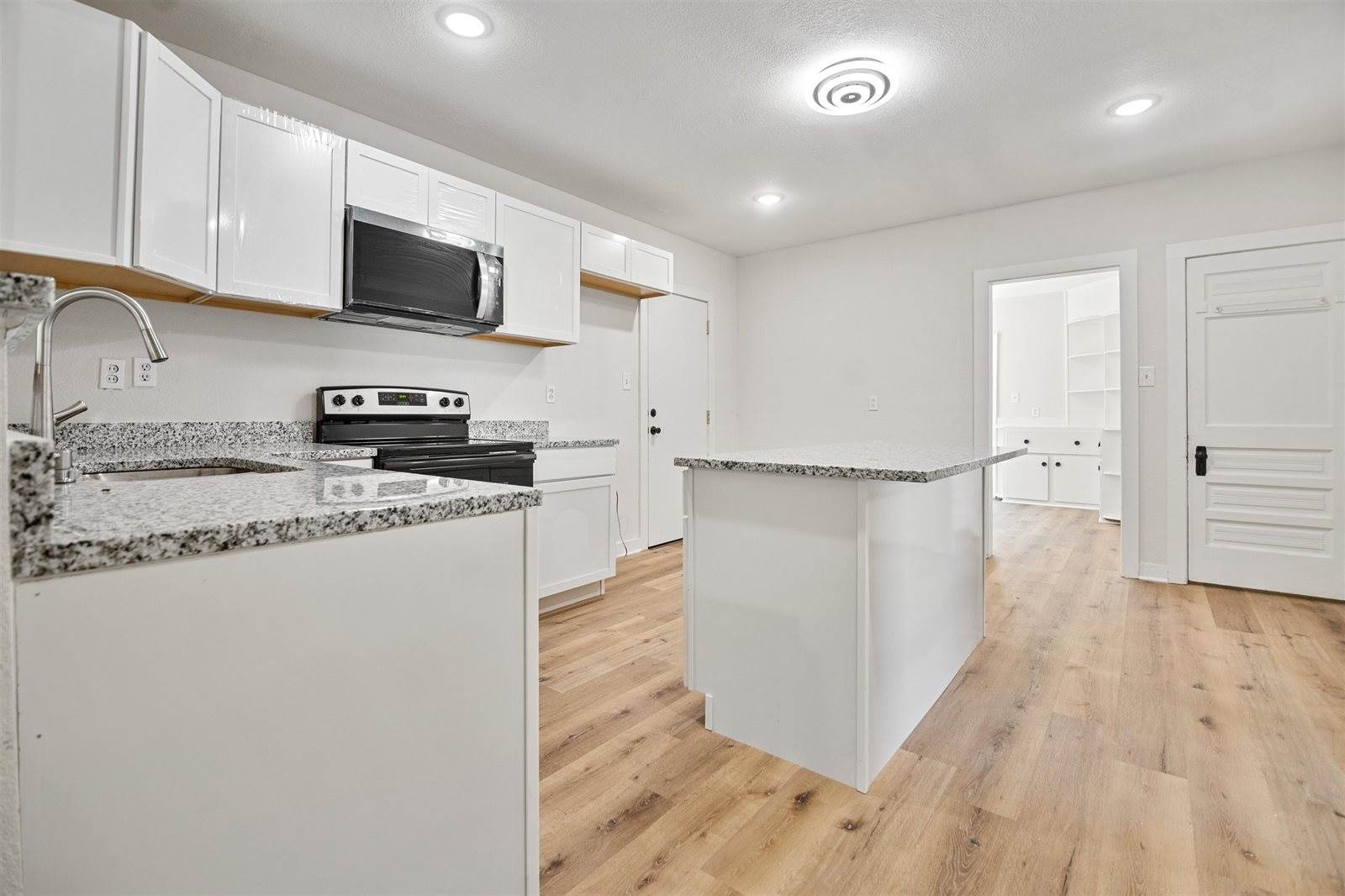 1344 North Kansas Ave, Wichita, KS 67214