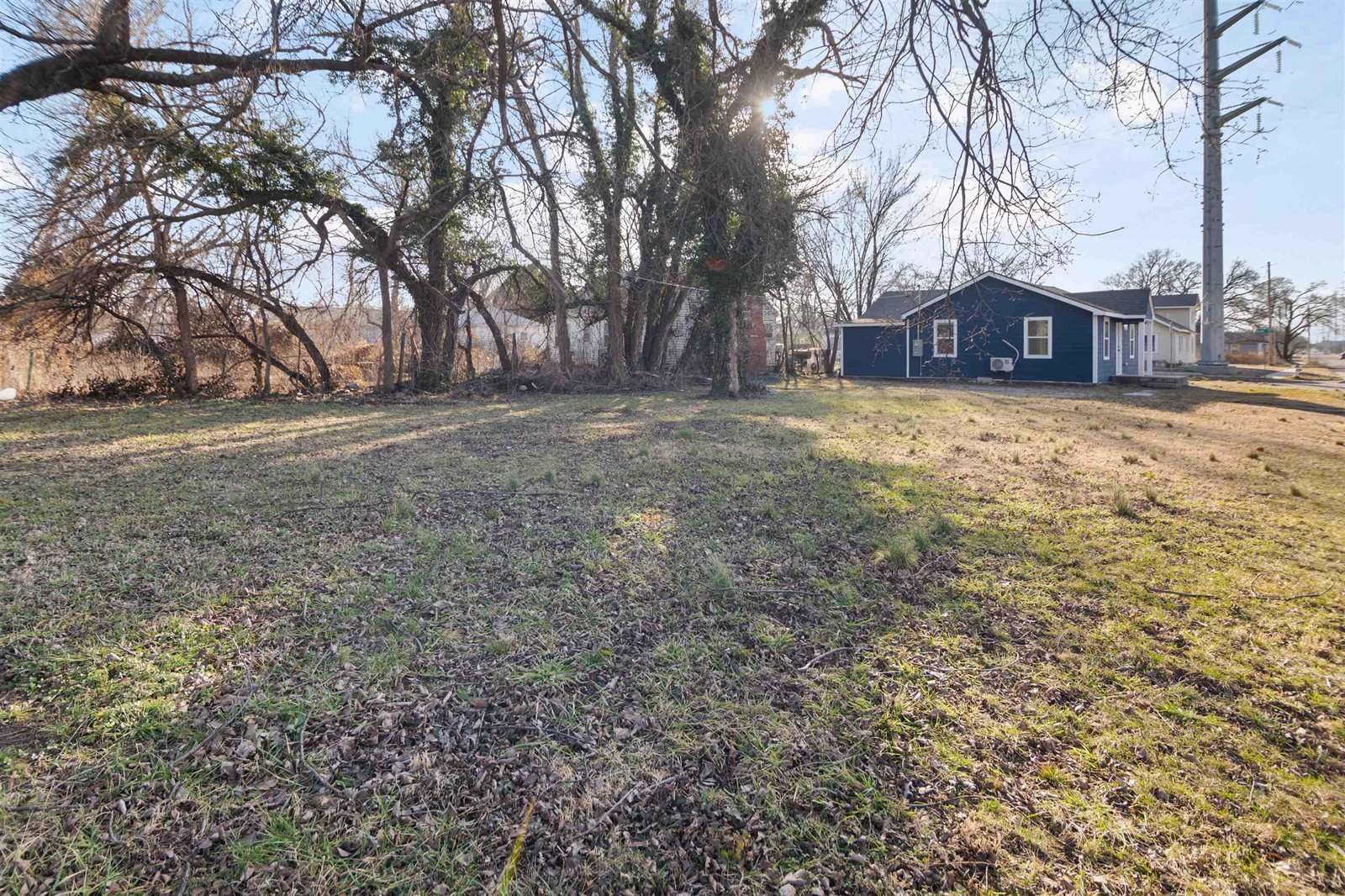 2601 East 11th St N, Wichita, KS 67214