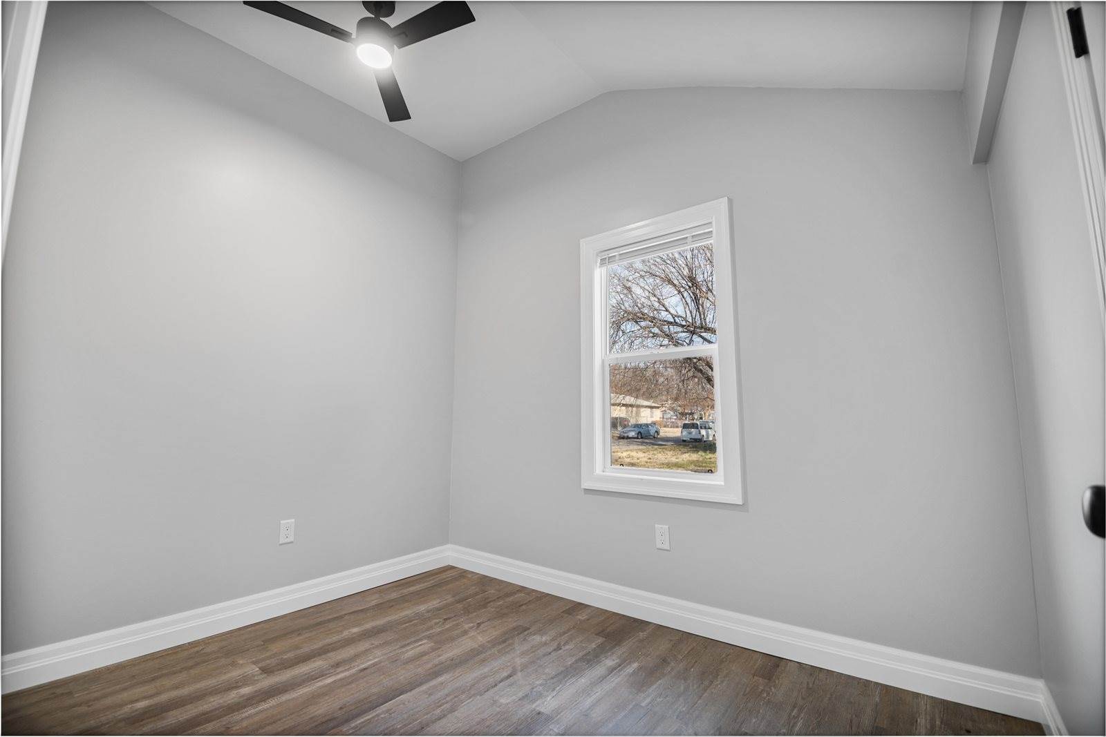 2601 East 11th St N, Wichita, KS 67214