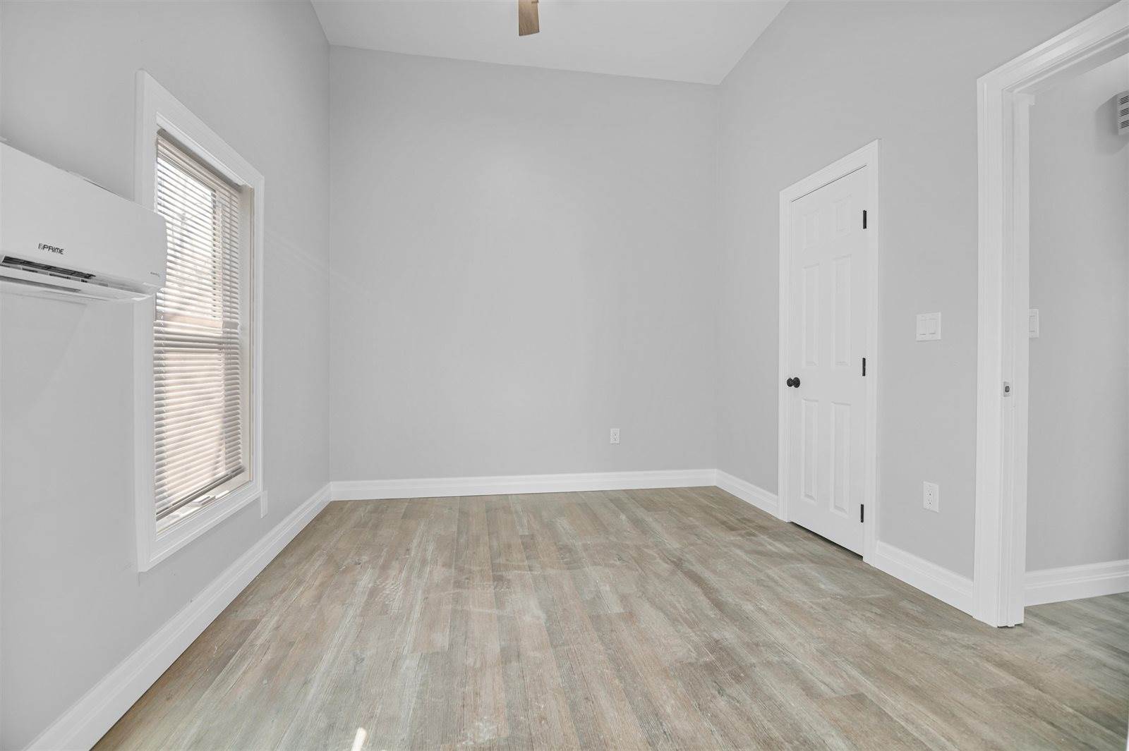 2601 East 11th St N, Wichita, KS 67214