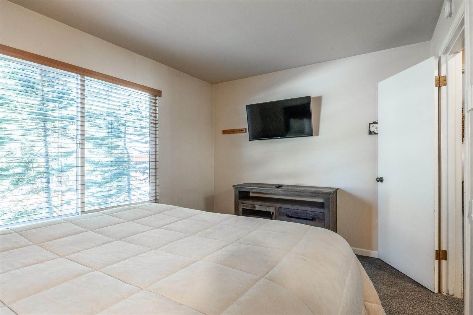 244 Lakeview Blvd. #111, Mammoth Lakes, CA 93546