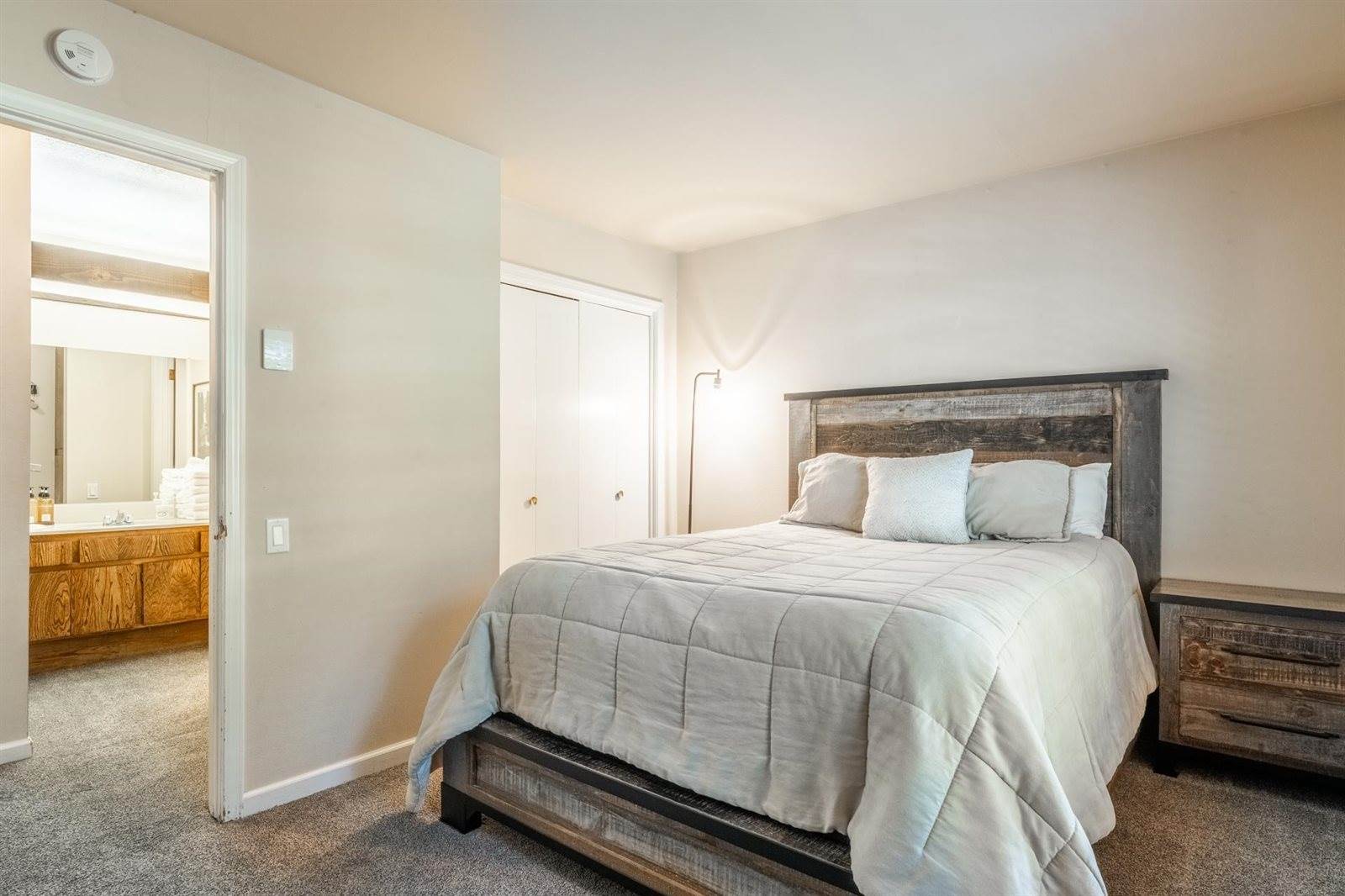 244 Lakeview Blvd. #111, Mammoth Lakes, CA 93546