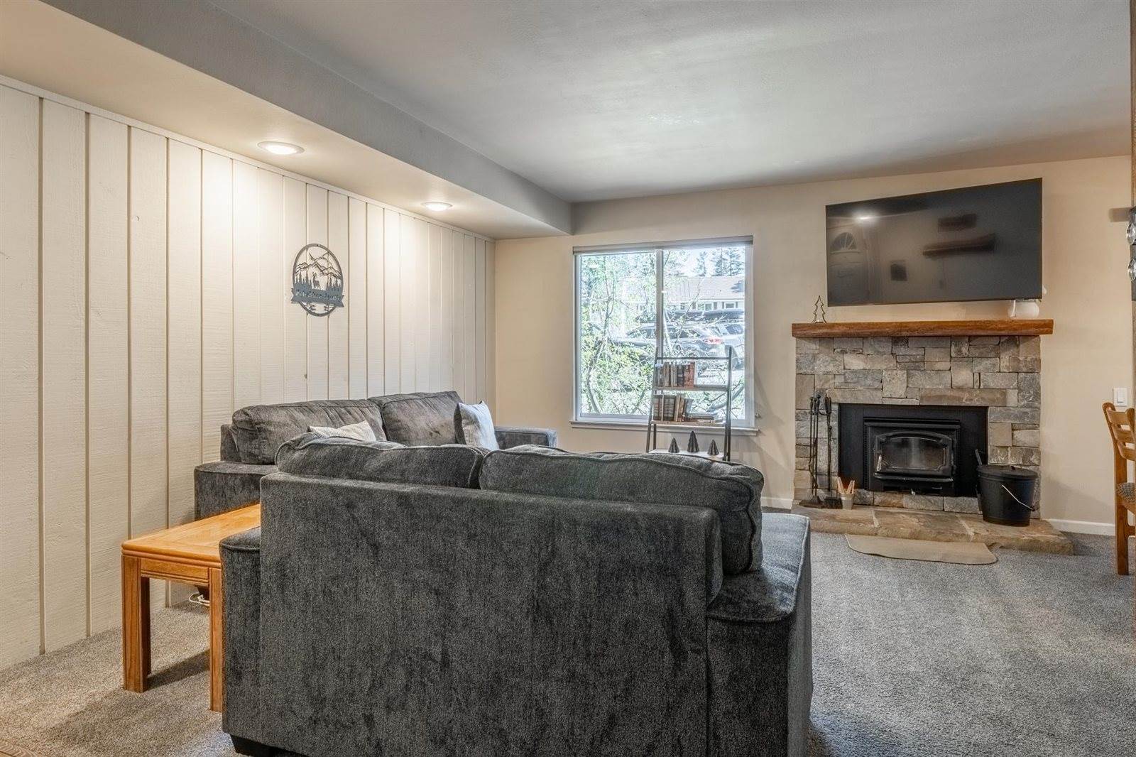 244 Lakeview Blvd. #111, Mammoth Lakes, CA 93546