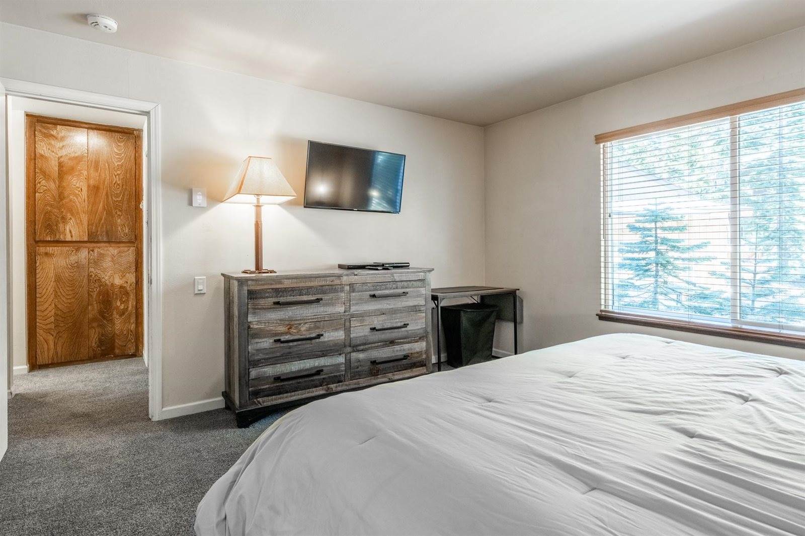 244 Lakeview Blvd. #111, Mammoth Lakes, CA 93546
