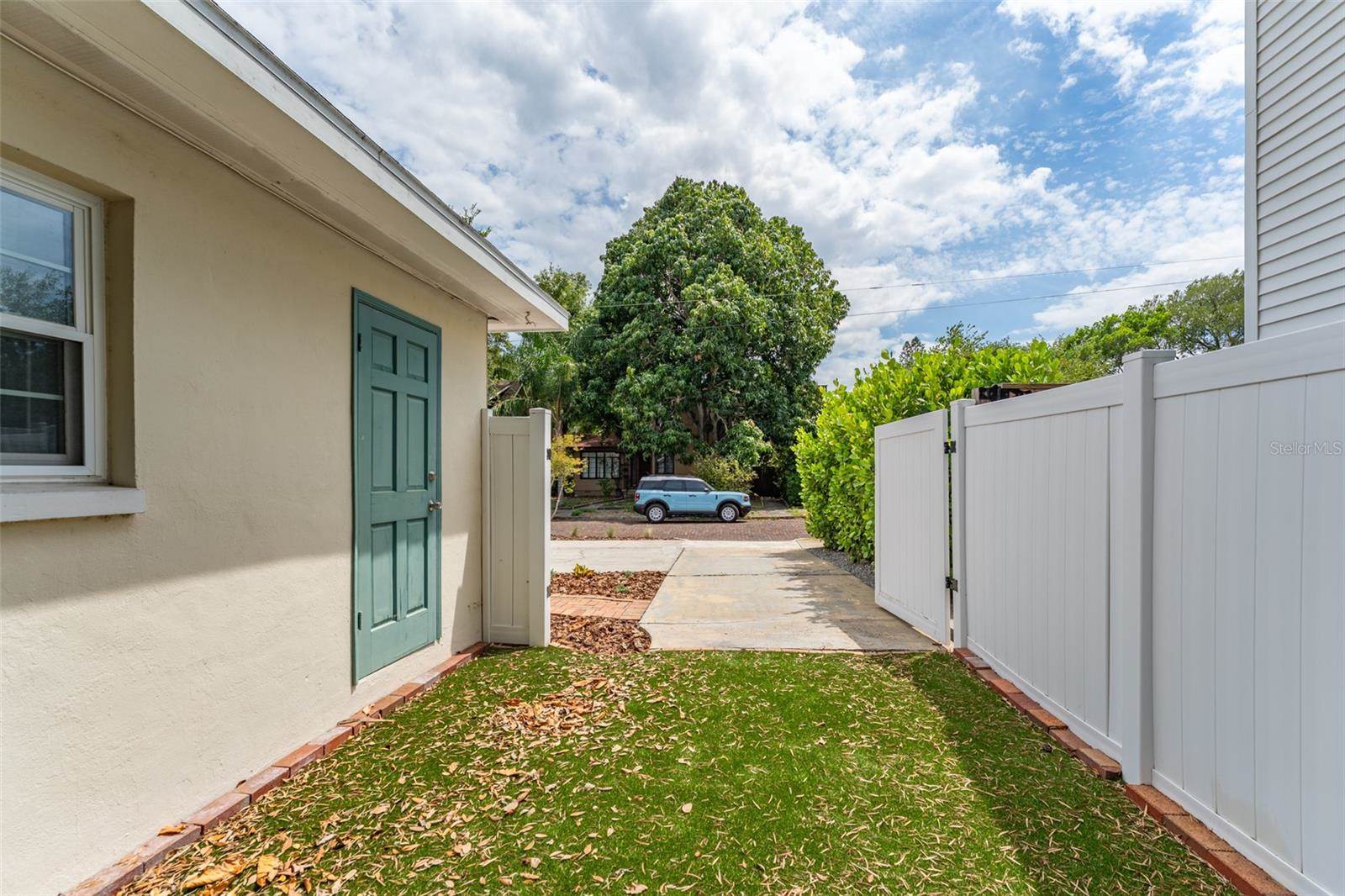 811 20TH Avenue North, Saint Petersburg, FL 33704