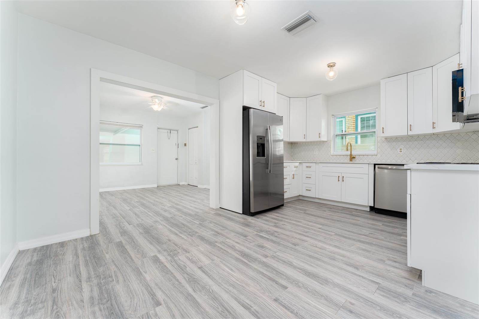 811 20TH Avenue North, Saint Petersburg, FL 33704