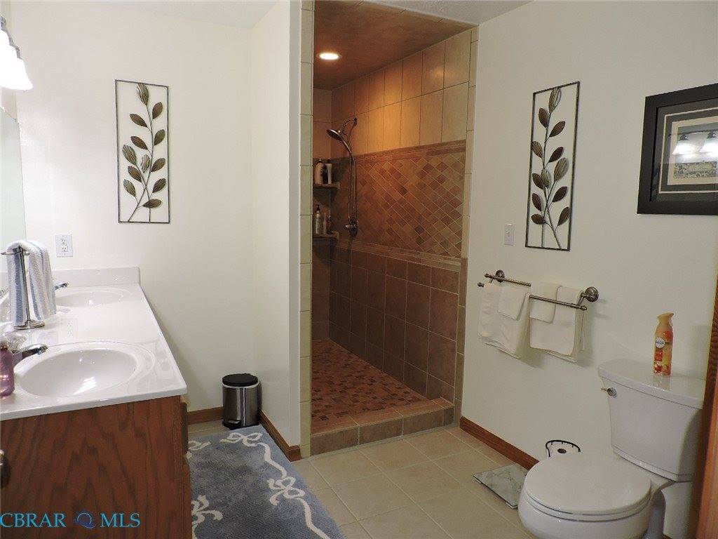 869 Ebenezer Church Road, Cobbs Creek, VA 23035
