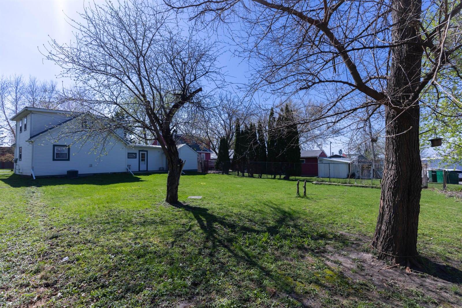 1445 MacArthur Rd, Madison, WI 53714