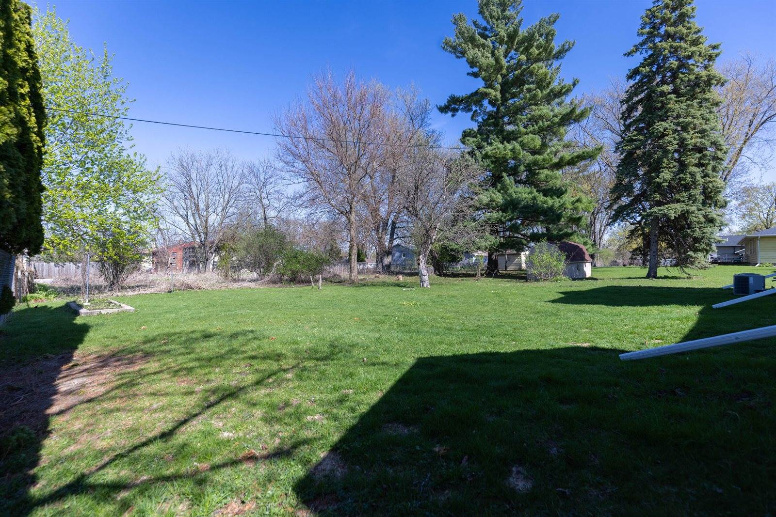 1445 MacArthur Rd, Madison, WI 53714