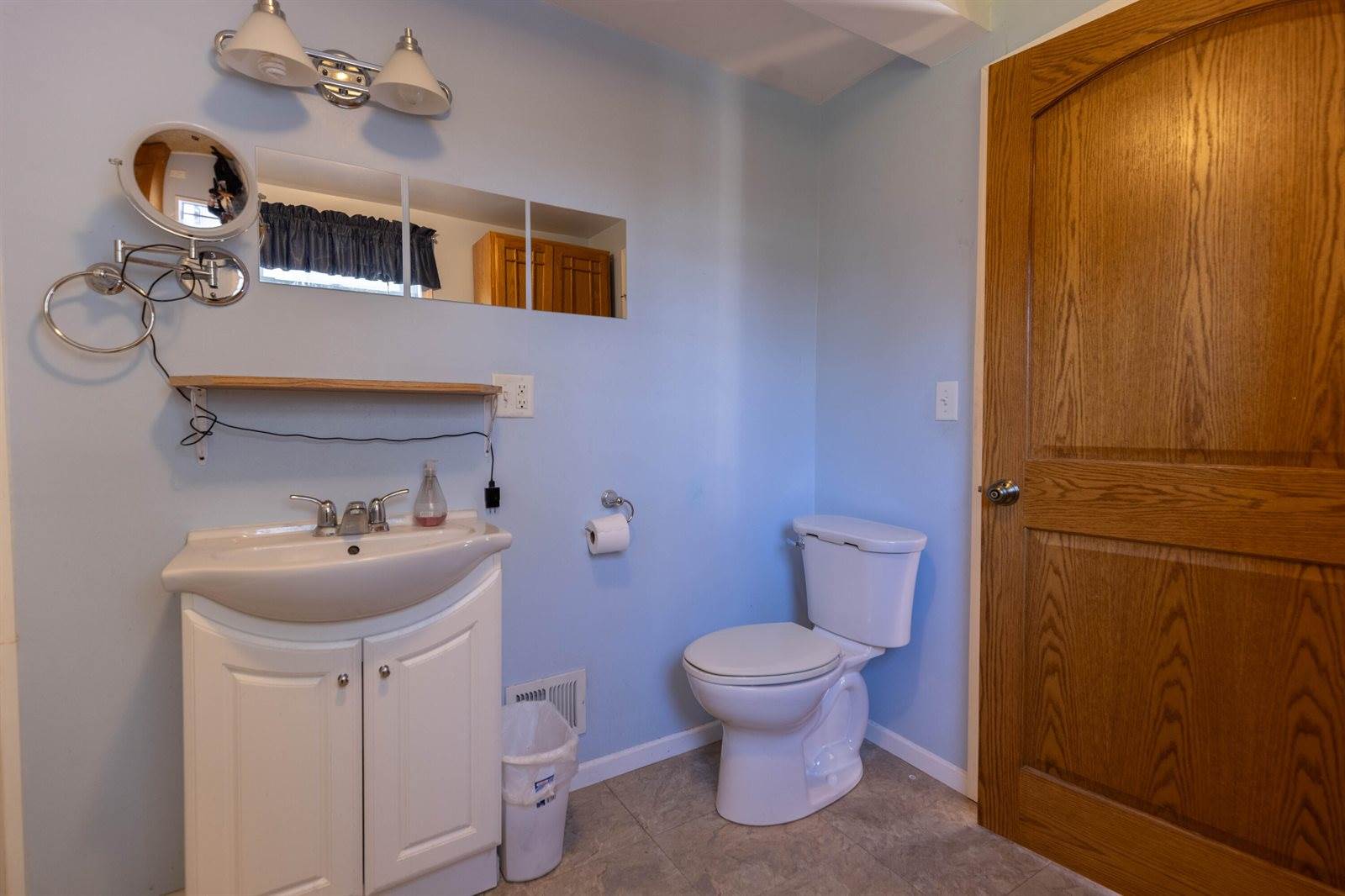 1445 MacArthur Rd, Madison, WI 53714