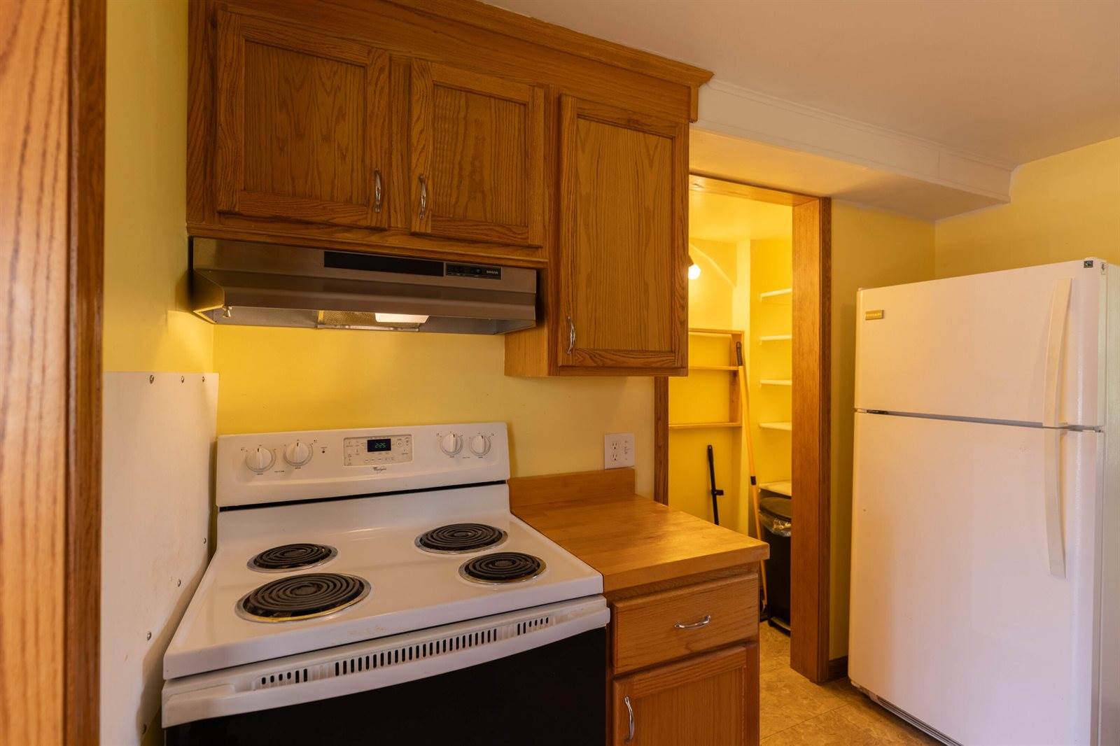 1445 MacArthur Rd, Madison, WI 53714