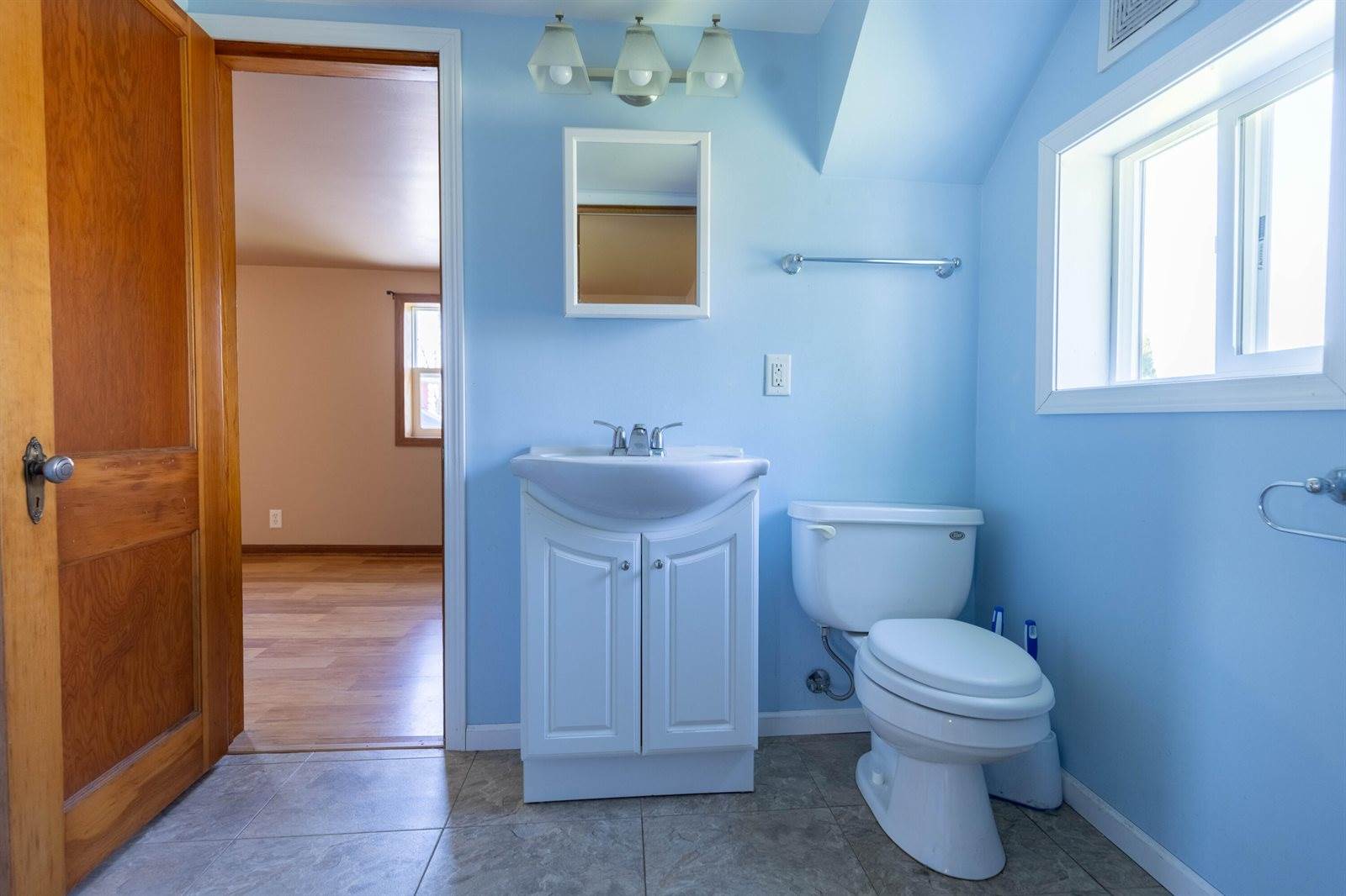 1445 MacArthur Rd, Madison, WI 53714