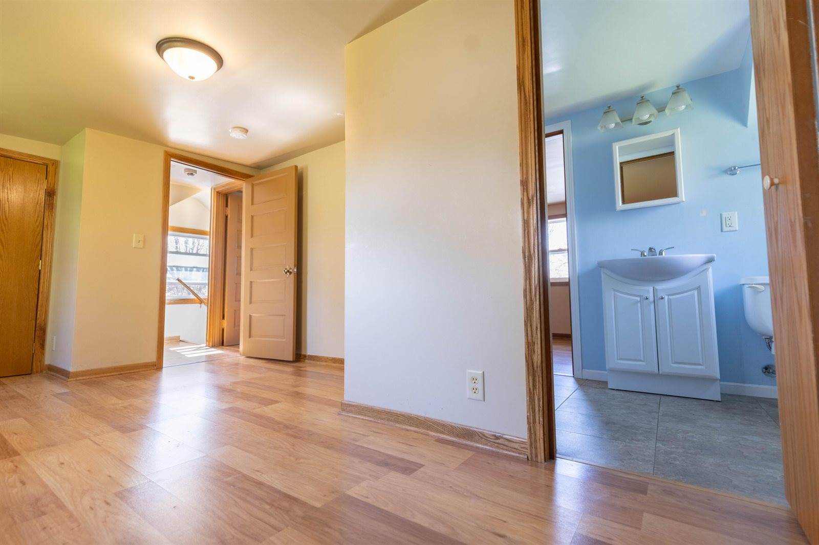 1445 MacArthur Rd, Madison, WI 53714