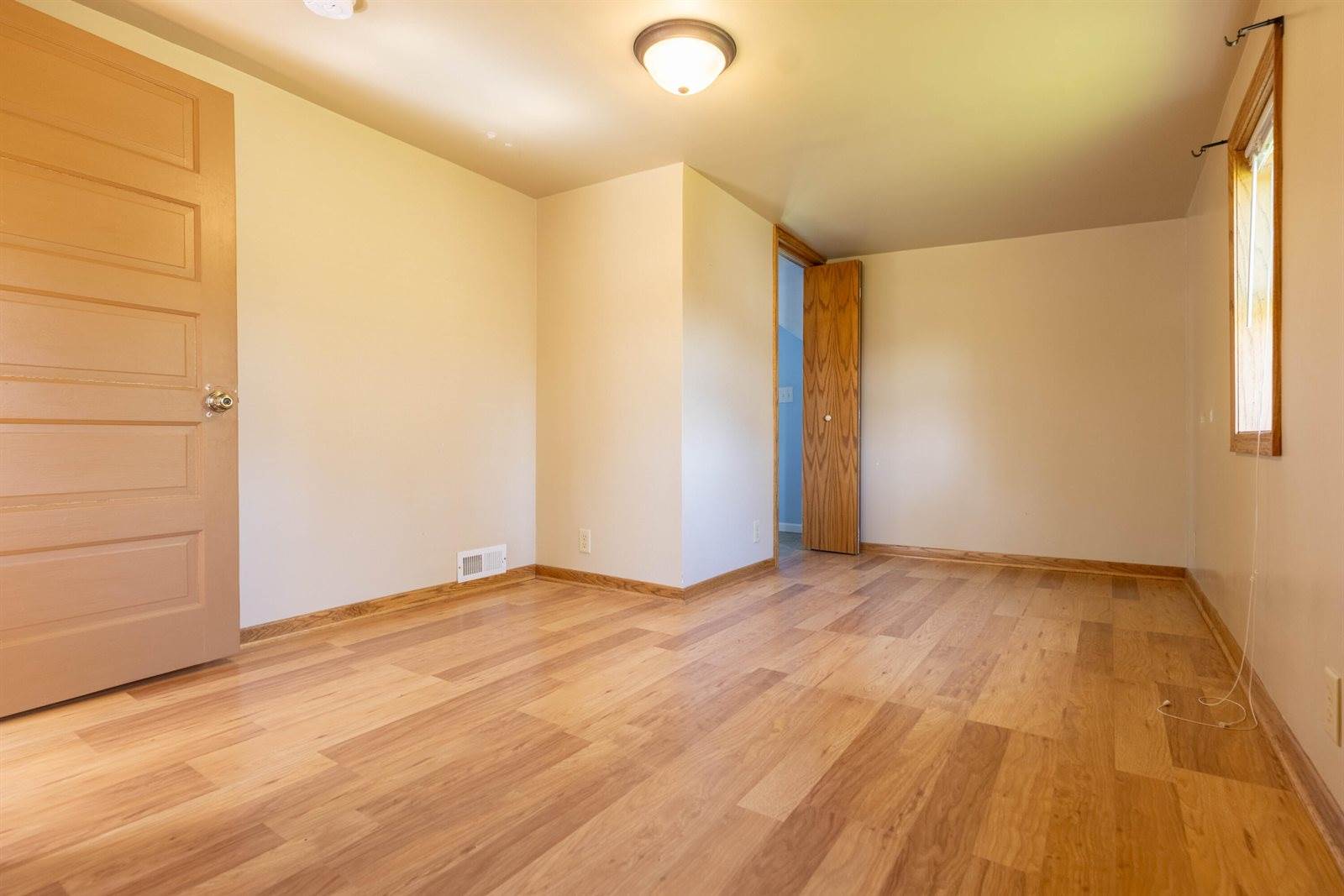 1445 MacArthur Rd, Madison, WI 53714