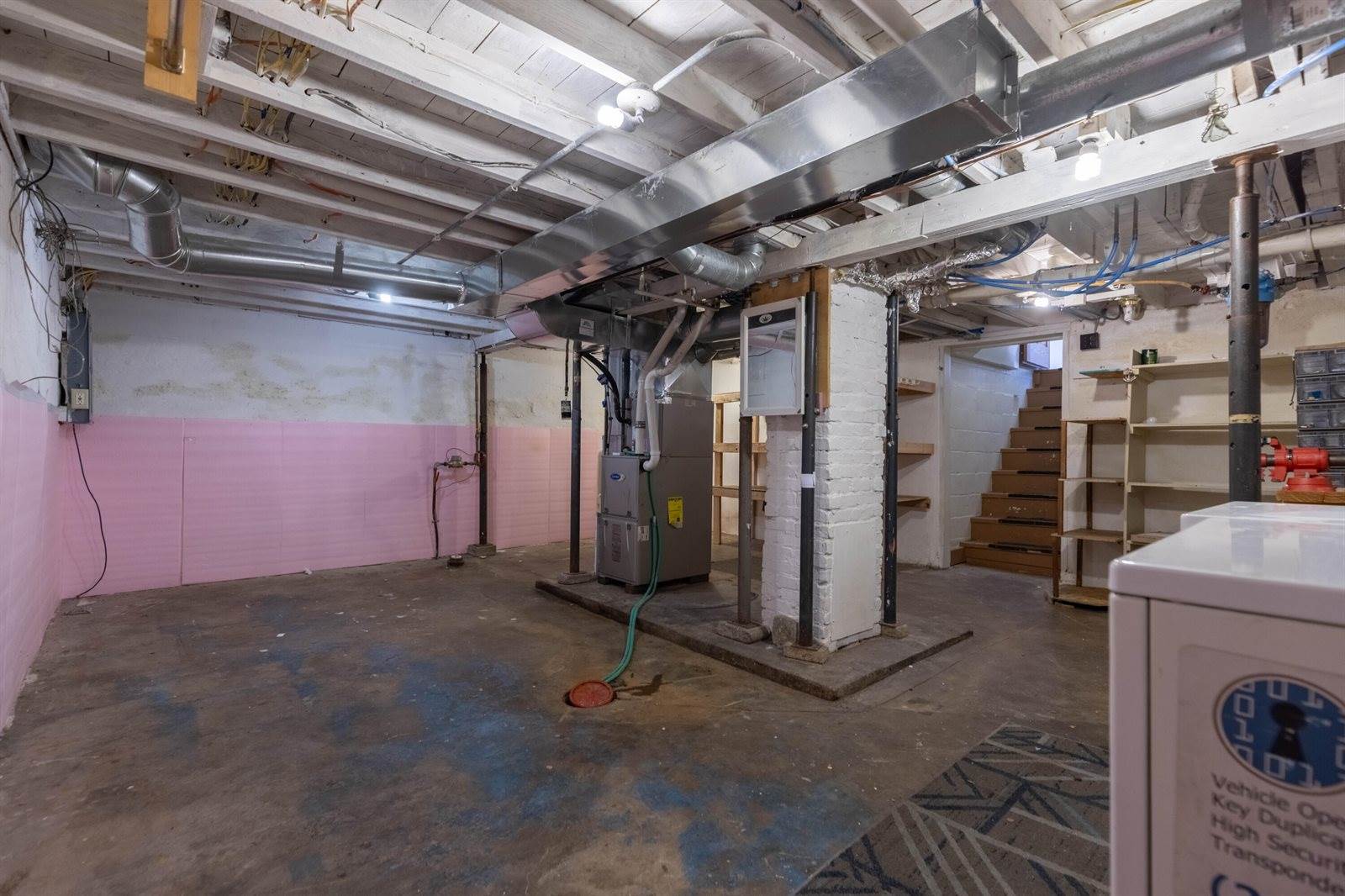 1445 MacArthur Rd, Madison, WI 53714