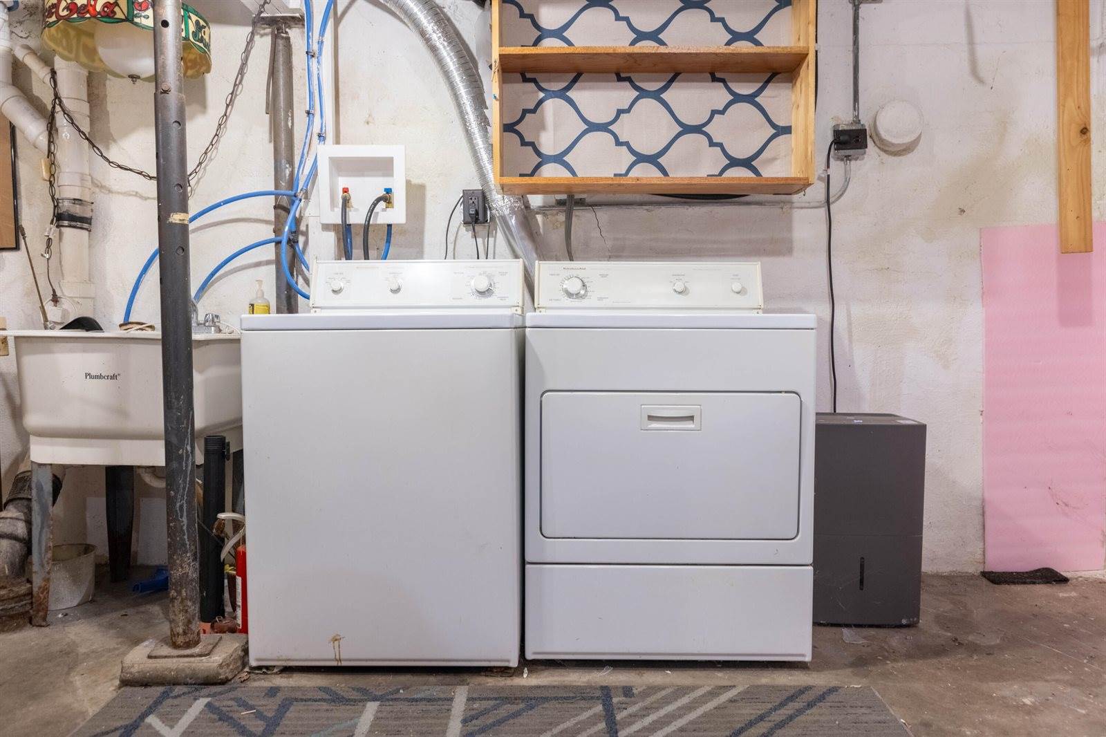 1445 MacArthur Rd, Madison, WI 53714