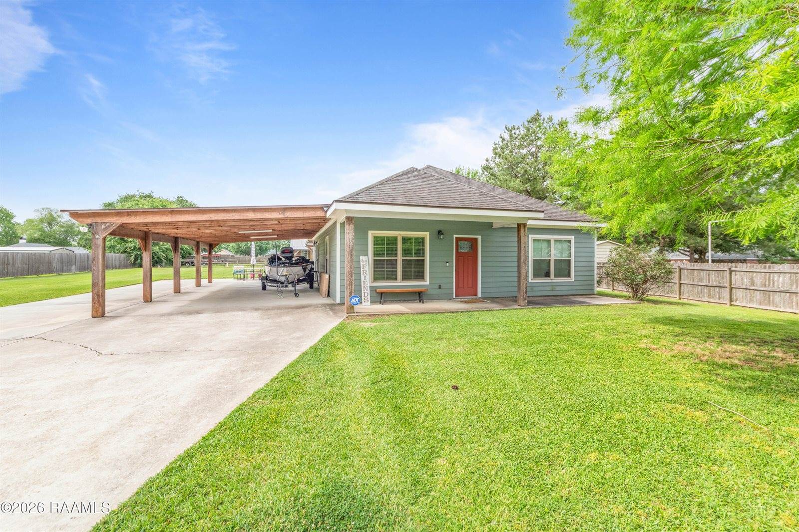 912 B Hector Connoly, Carencro, LA 70520
