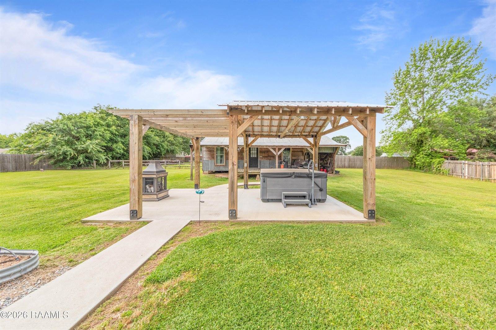 912 B Hector Connoly, Carencro, LA 70520