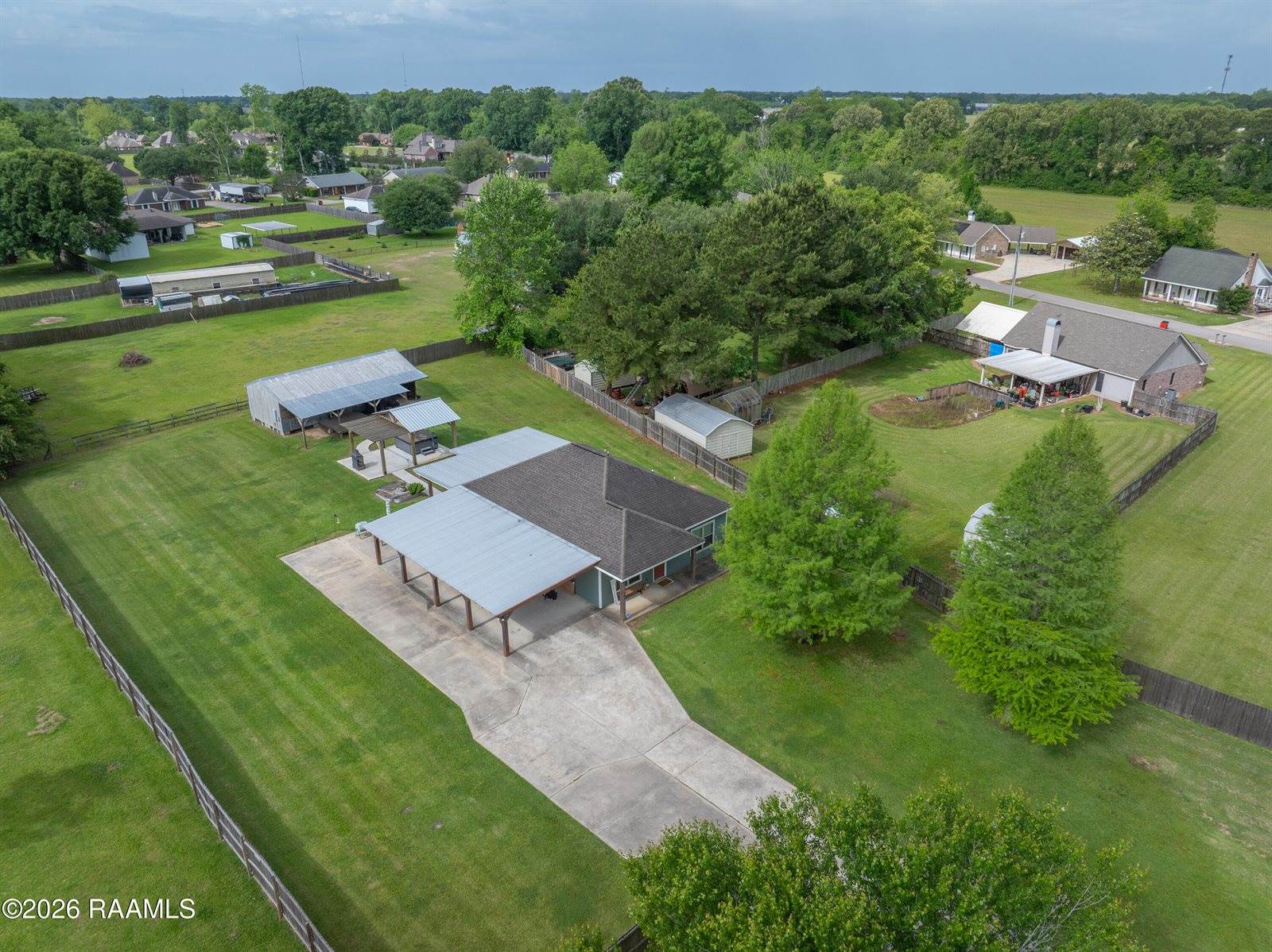 912 B Hector Connoly, Carencro, LA 70520