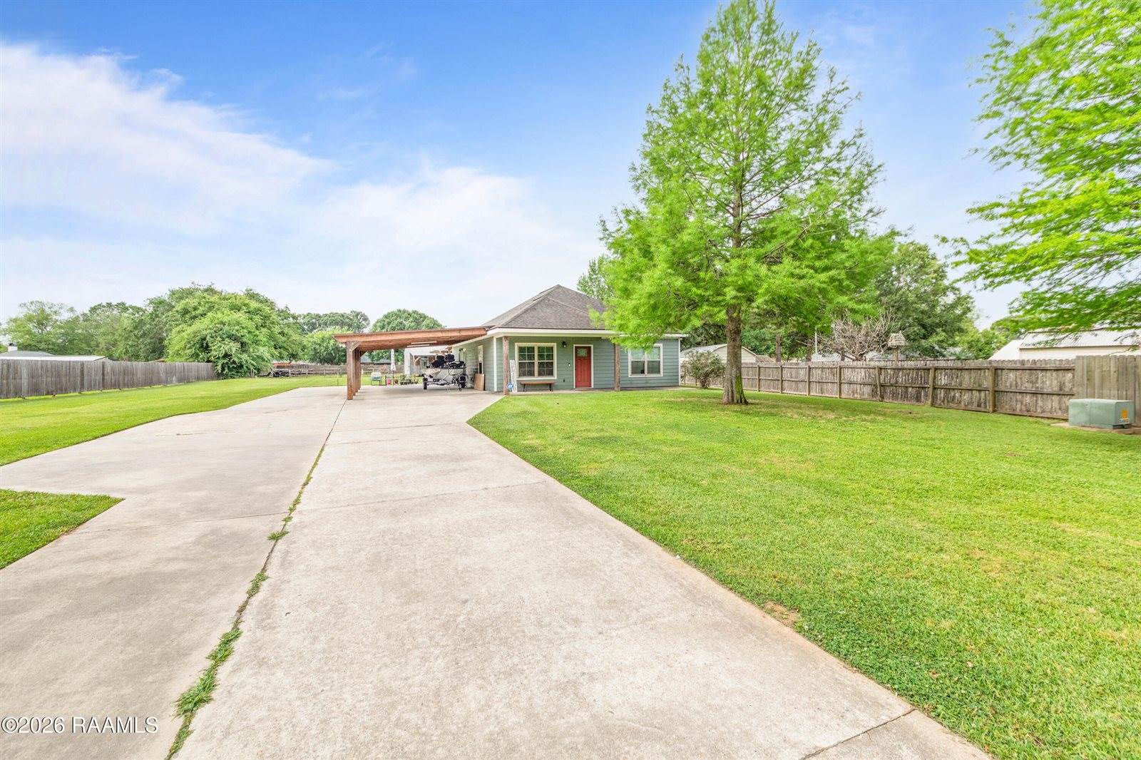 912 B Hector Connoly, Carencro, LA 70520