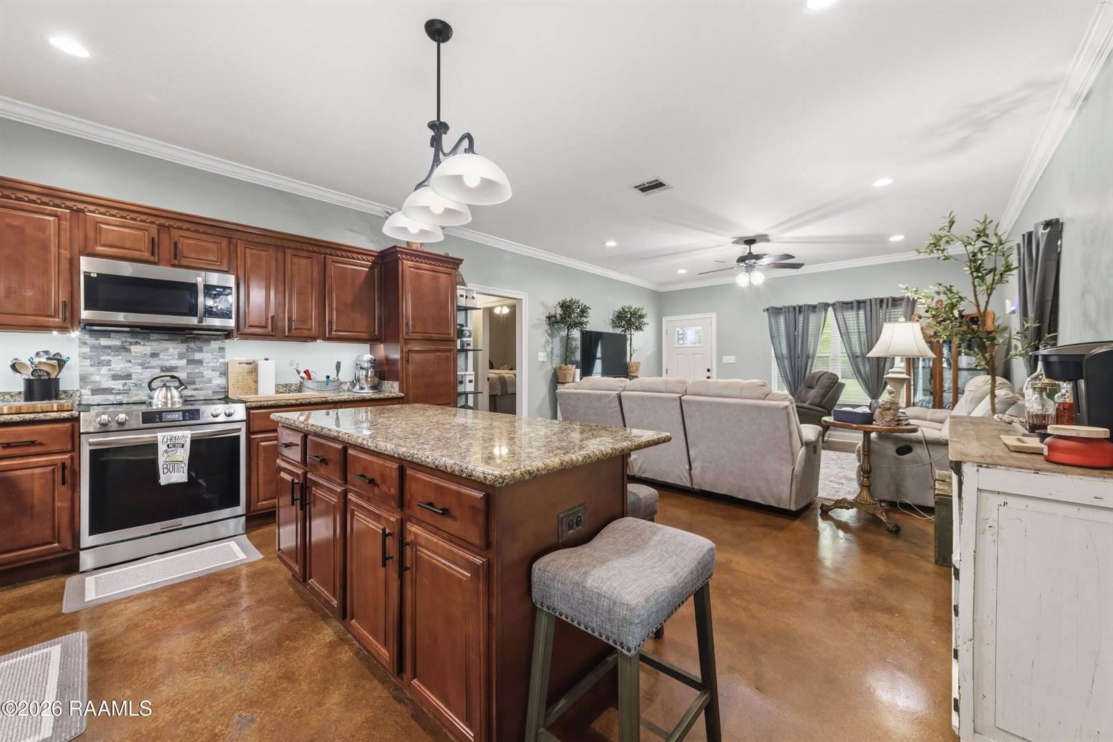 912 B Hector Connoly, Carencro, LA 70520