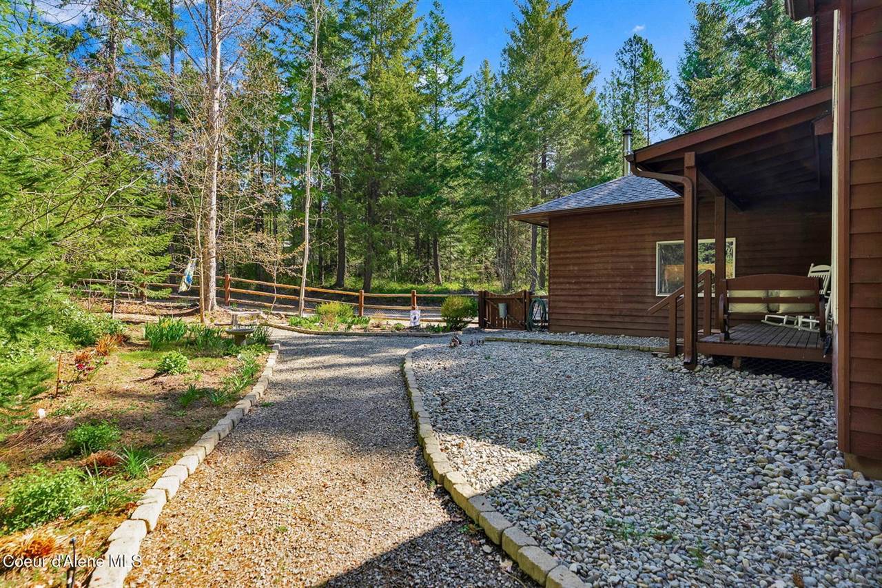 160 Syringa Dr, Bonners Ferry, ID 83805