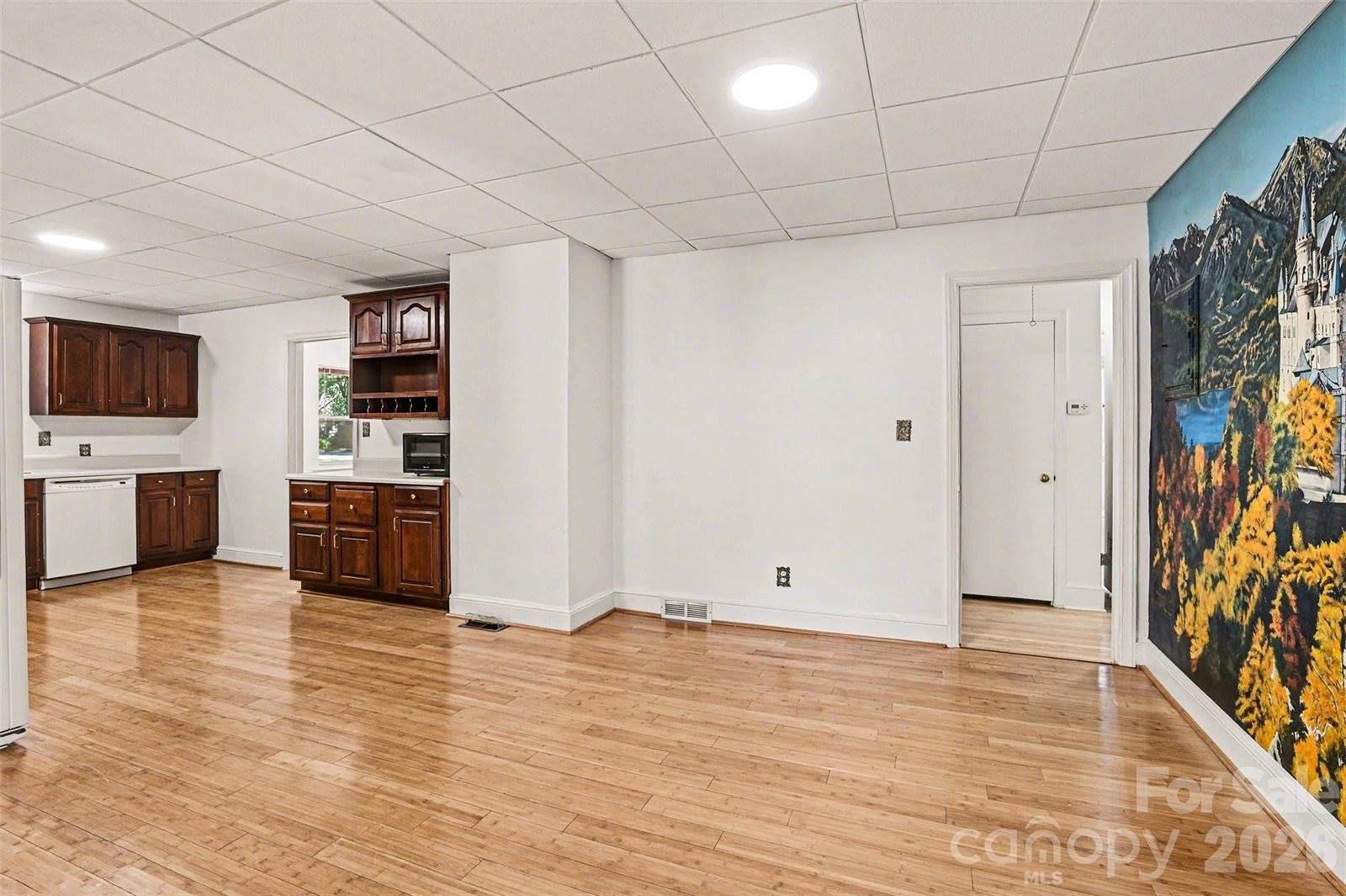 955 Hickory Nut Street, Charlotte, NC 28205