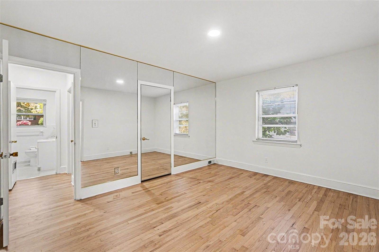 955 Hickory Nut Street, Charlotte, NC 28205