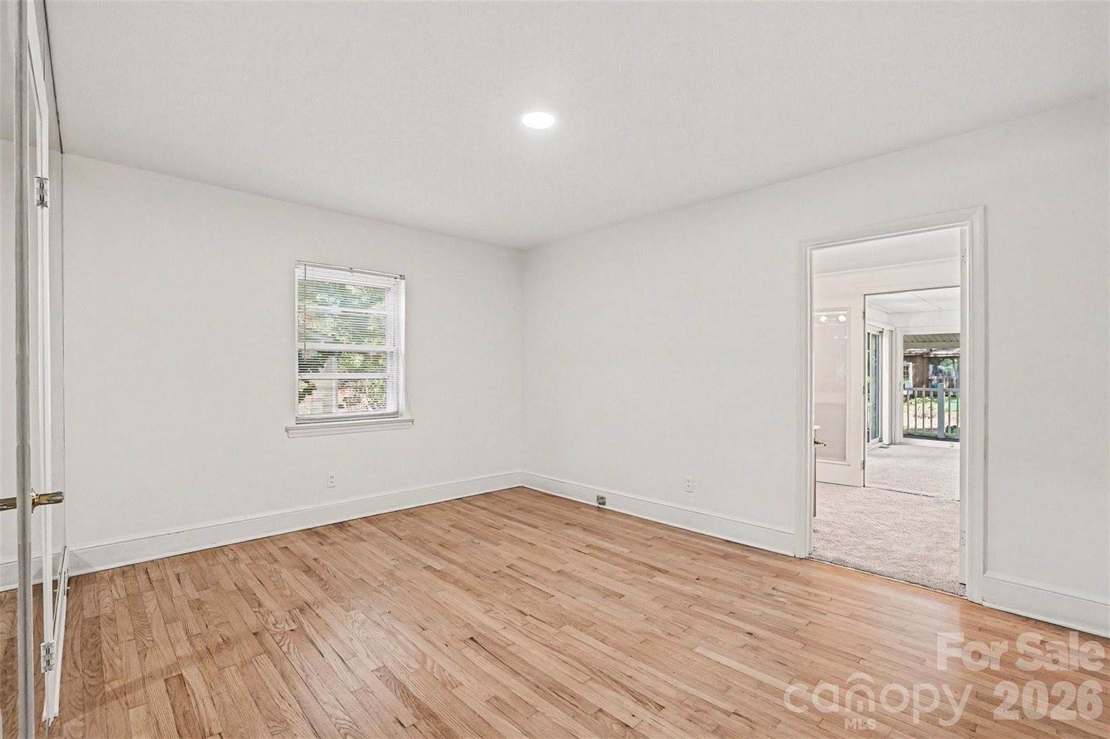 955 Hickory Nut Street, Charlotte, NC 28205