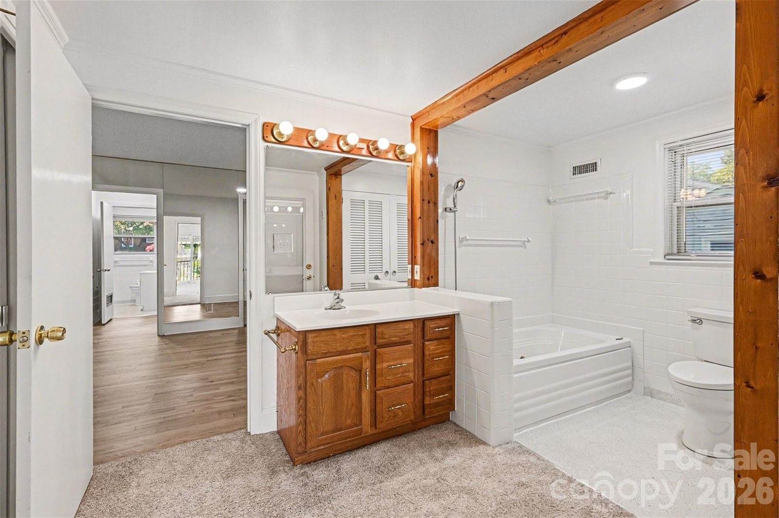 955 Hickory Nut Street, Charlotte, NC 28205