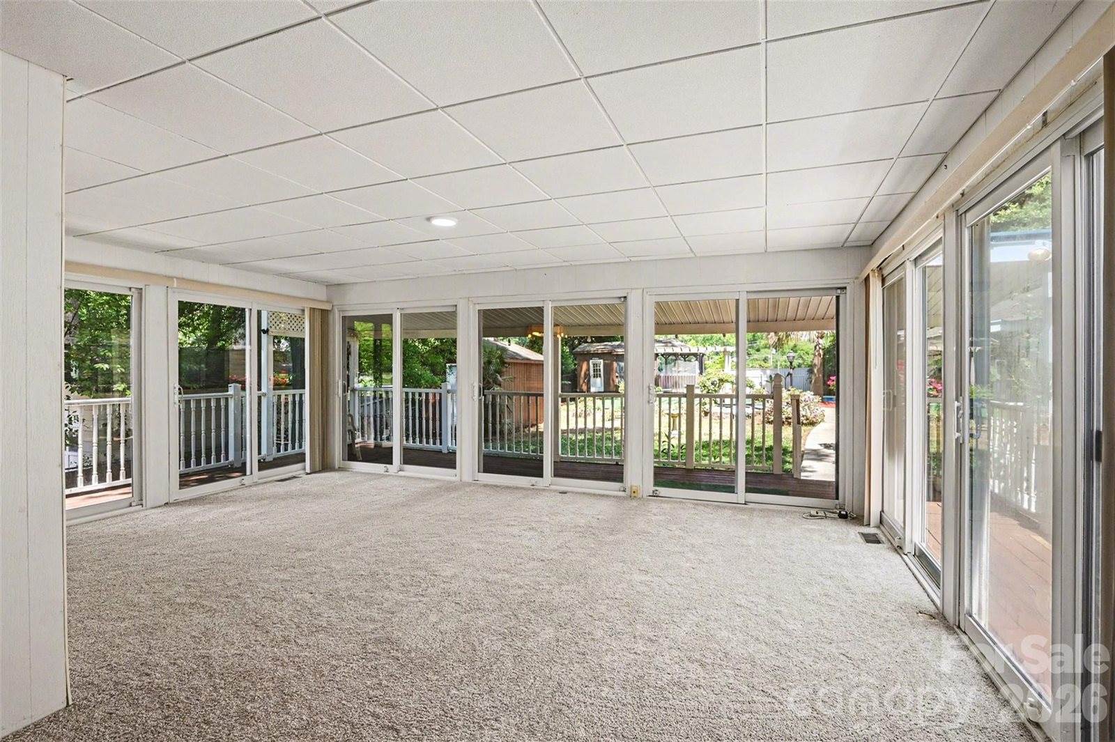 955 Hickory Nut Street, Charlotte, NC 28205