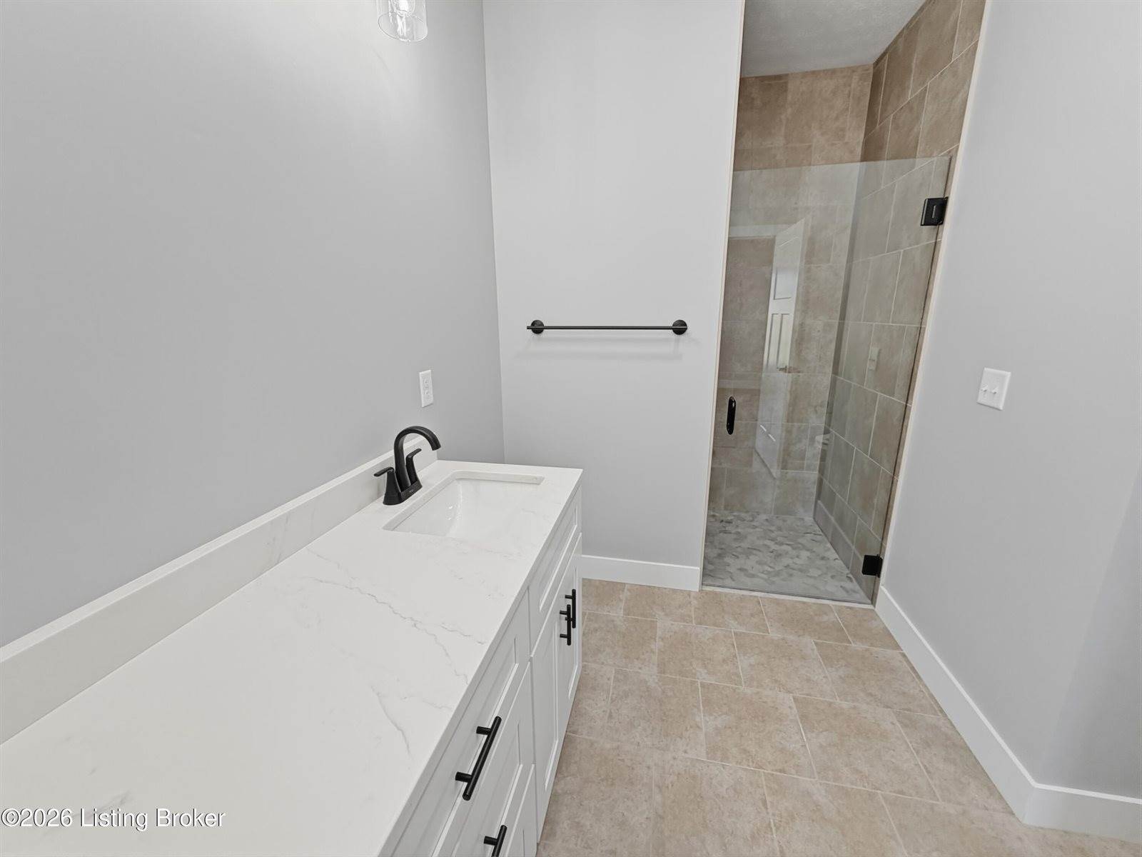 26 Robert Allen Ln, Brandenburg, KY 40108