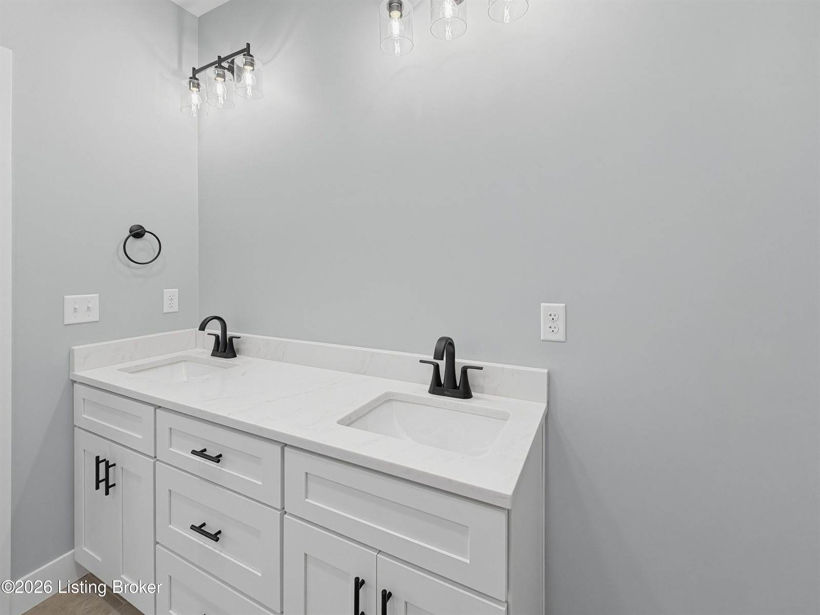 26 Robert Allen Ln, Brandenburg, KY 40108