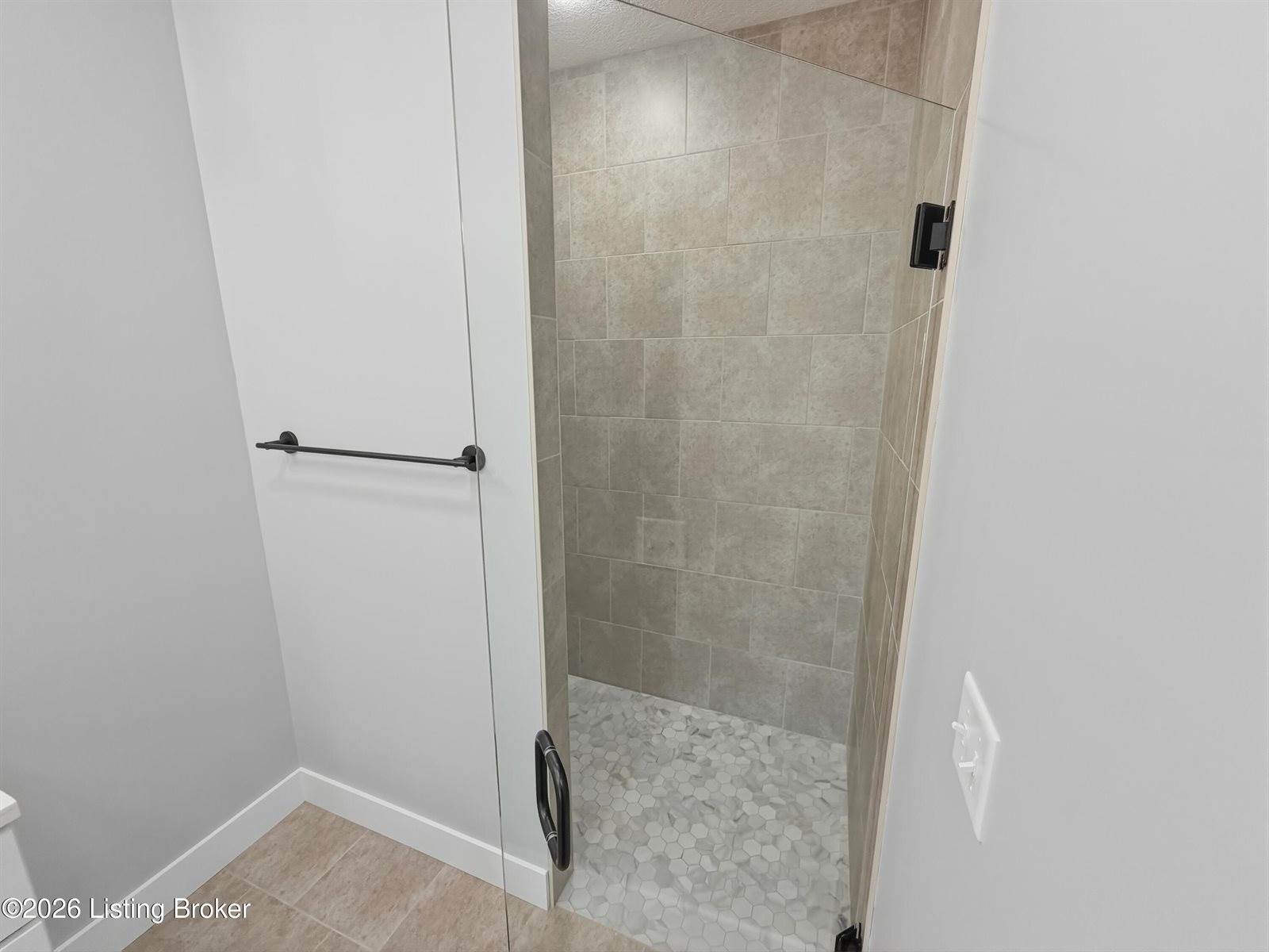 26 Robert Allen Ln, Brandenburg, KY 40108