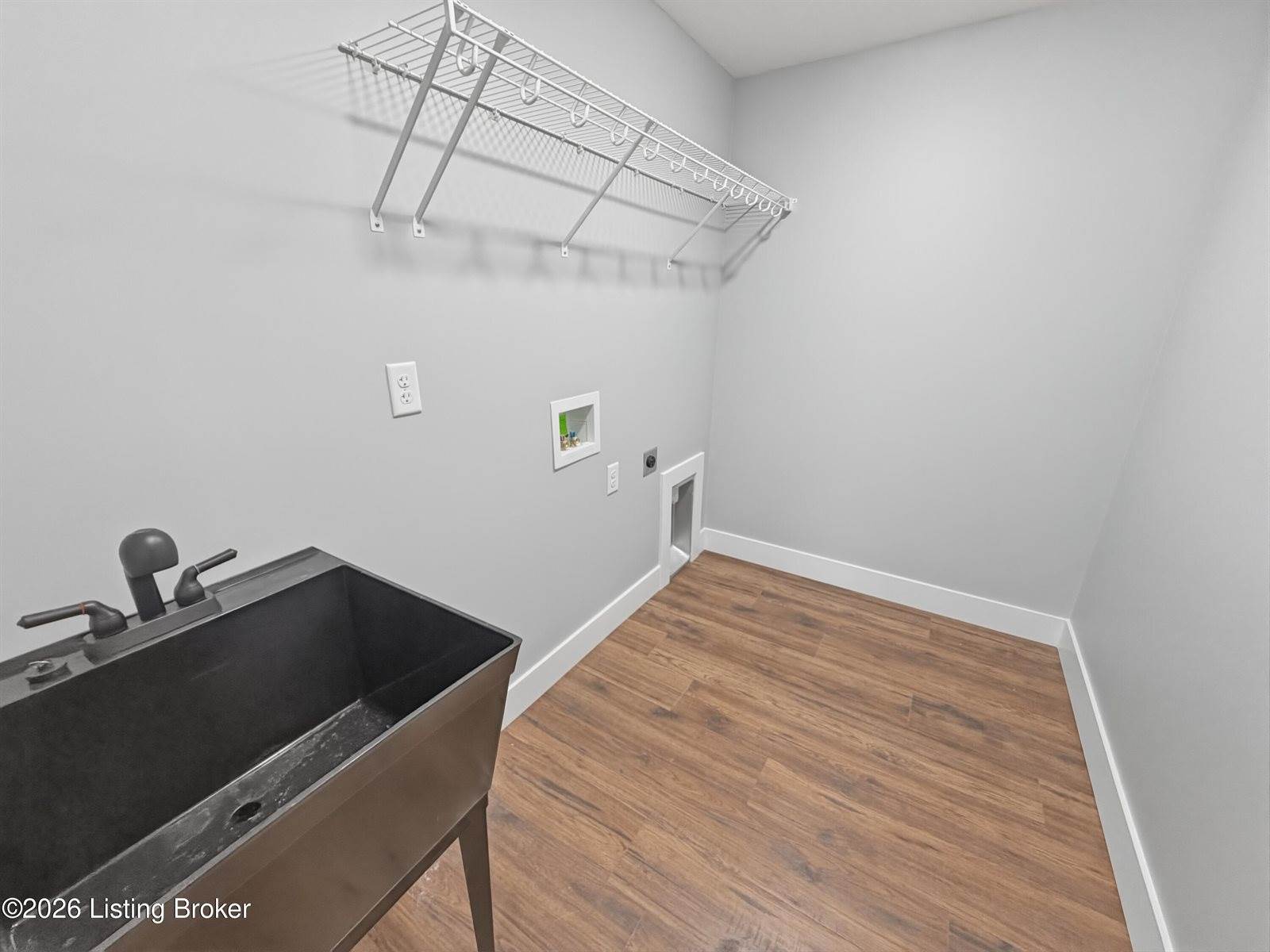 26 Robert Allen Ln, Brandenburg, KY 40108