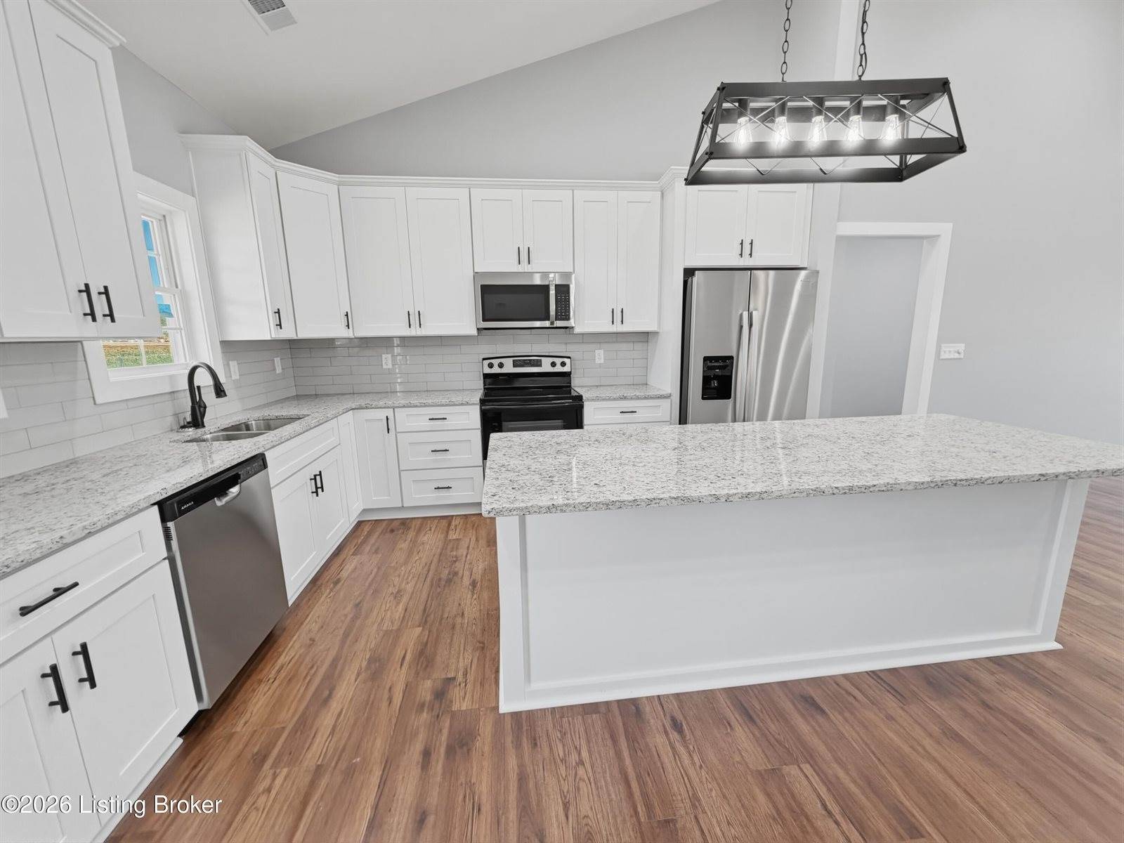 26 Robert Allen Ln, Brandenburg, KY 40108