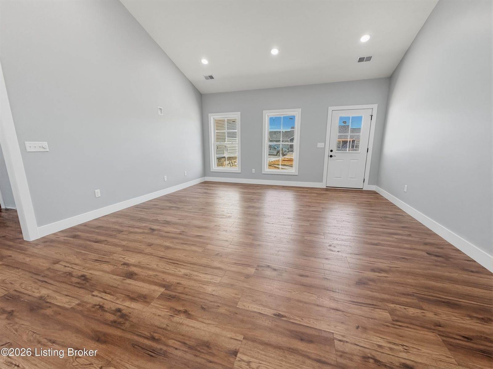 26 Robert Allen Ln, Brandenburg, KY 40108